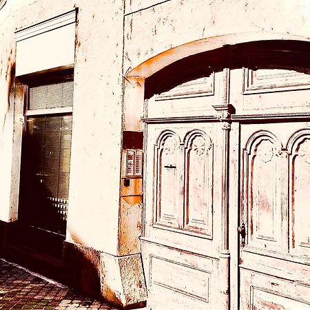 Jokai Apartman Komárno Екстериор снимка