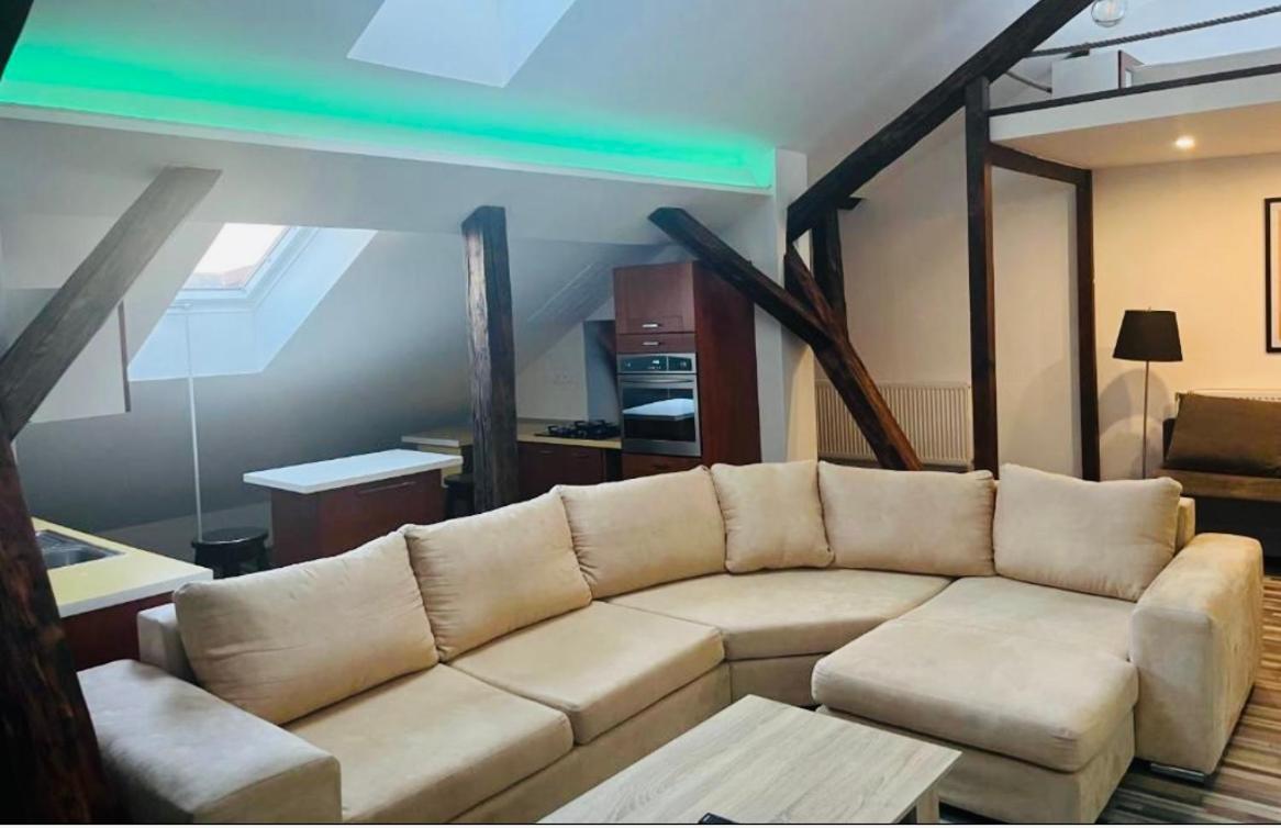 Jokai Apartman Komárno Екстериор снимка