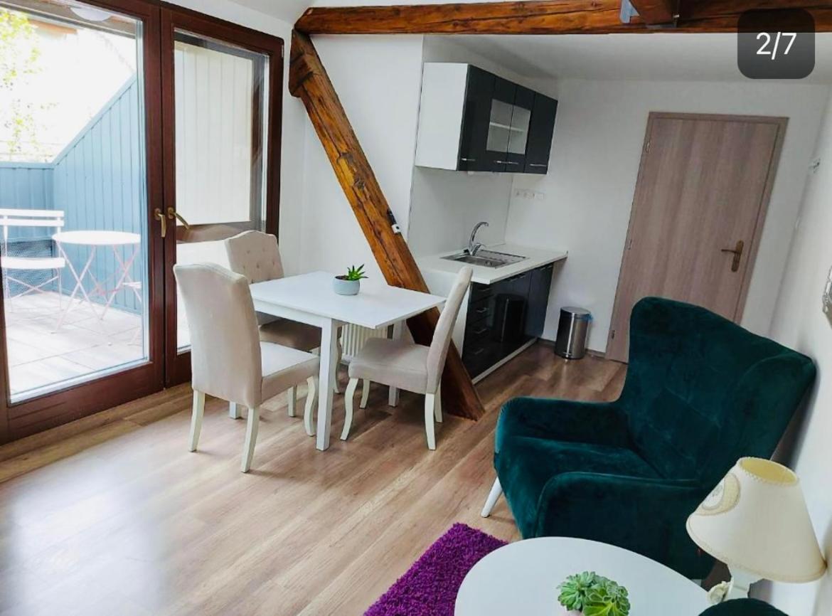 Jokai Apartman Komárno Екстериор снимка