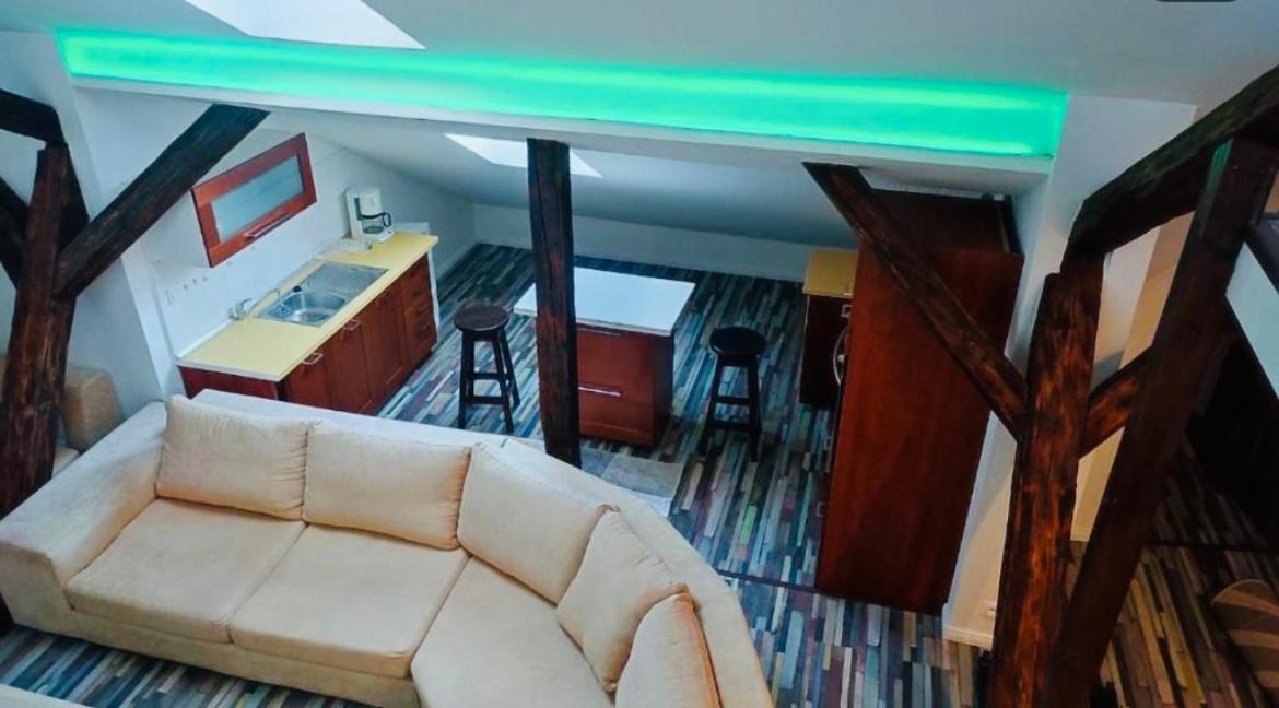 Jokai Apartman Komárno Екстериор снимка